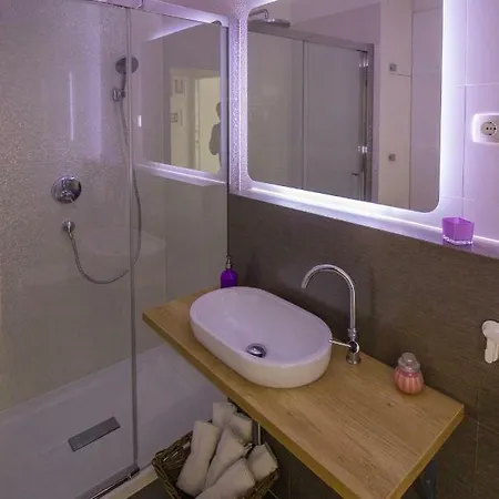 Pagaresto Split-sunny Oasis With Free Parking Apartment *