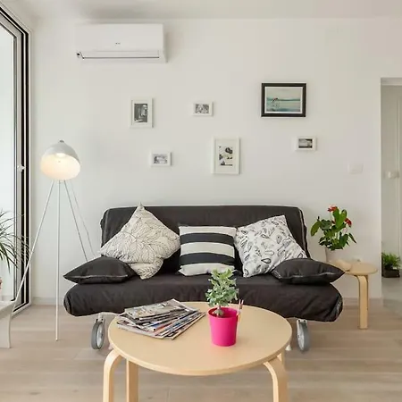 Pagaresto Split-sunny Oasis With Free Parking * 스플리트